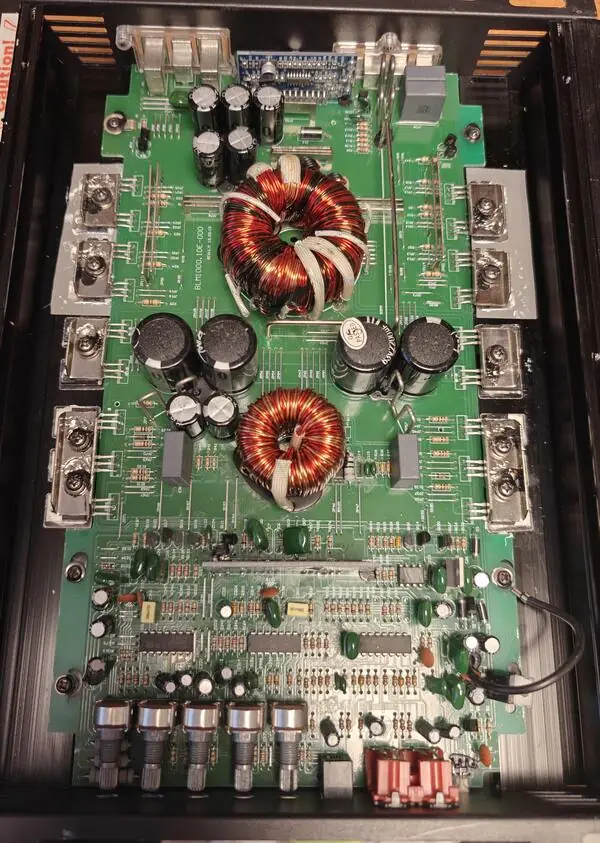 Crunch GPX-2000.1D - Nya output FETs och isolering