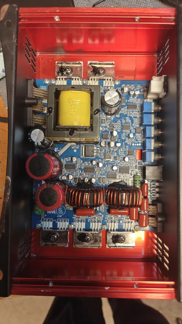 Class D SE1200.1DF slutsteg renoverat i Kumla Örebro